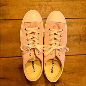 Converse Light Pink Sneakers